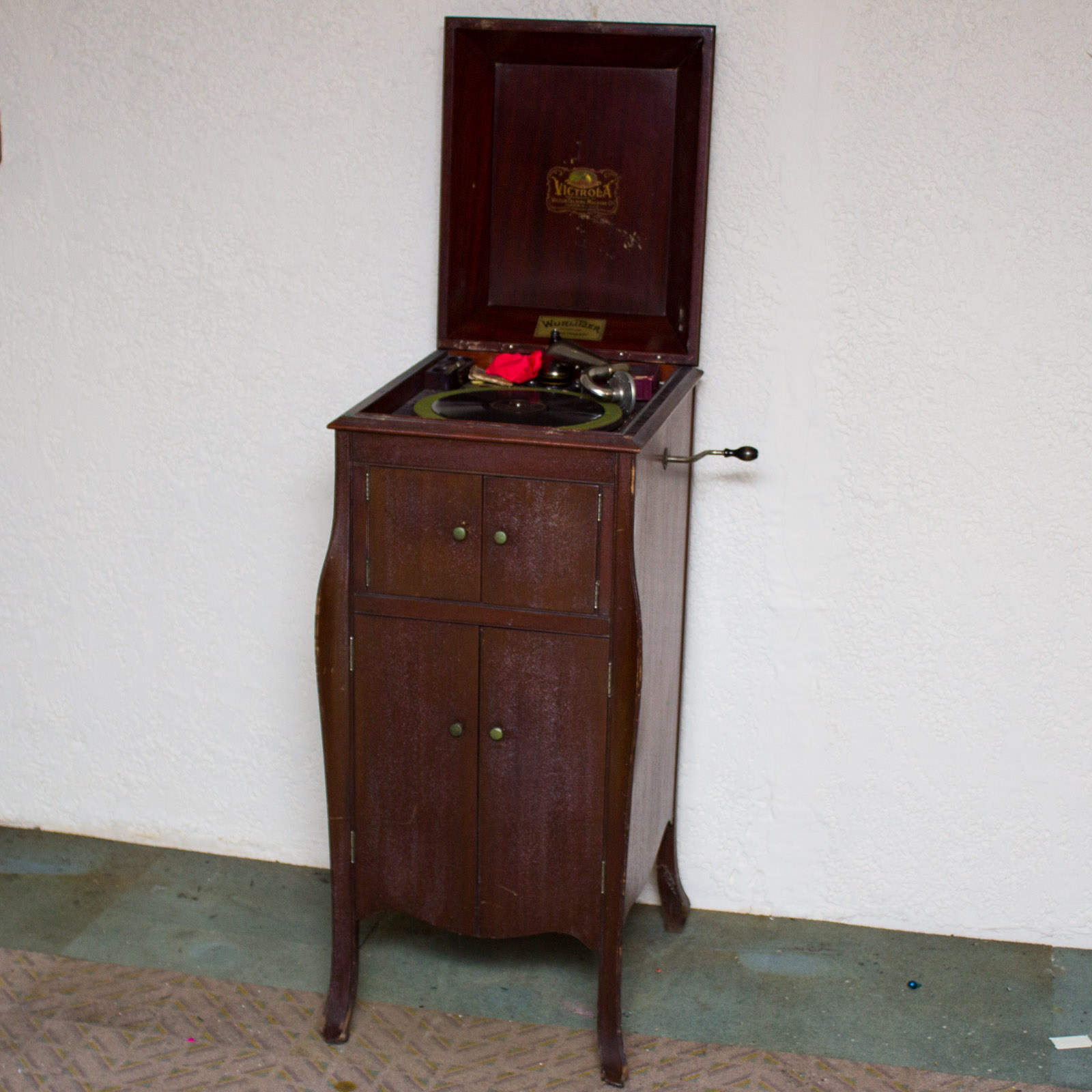 Antique Wurlitzer Victrola