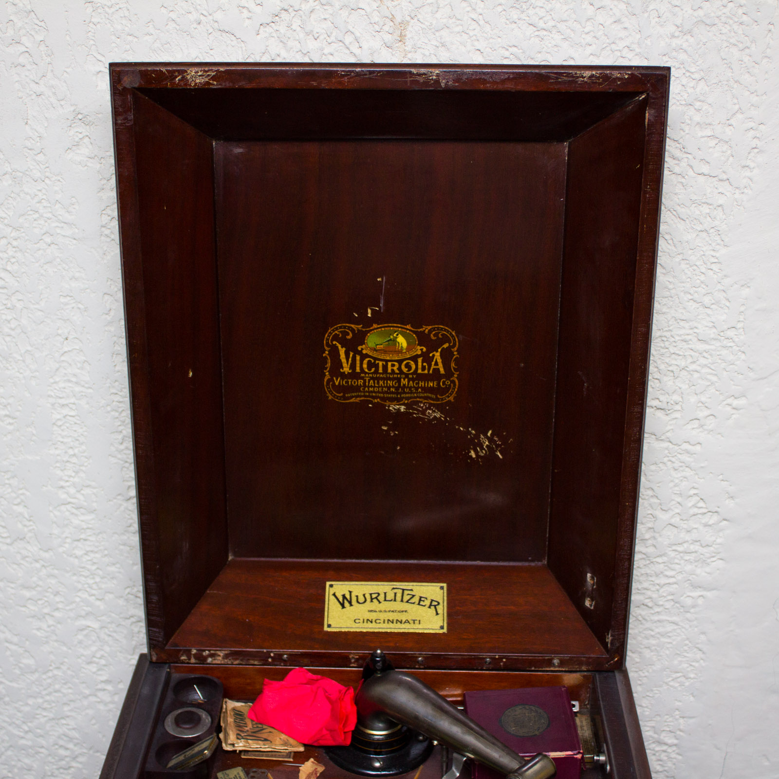 Antique Wurlitzer Victrola