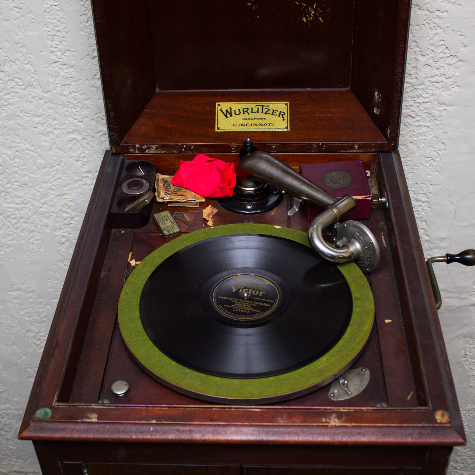 Antique Wurlitzer Victrola