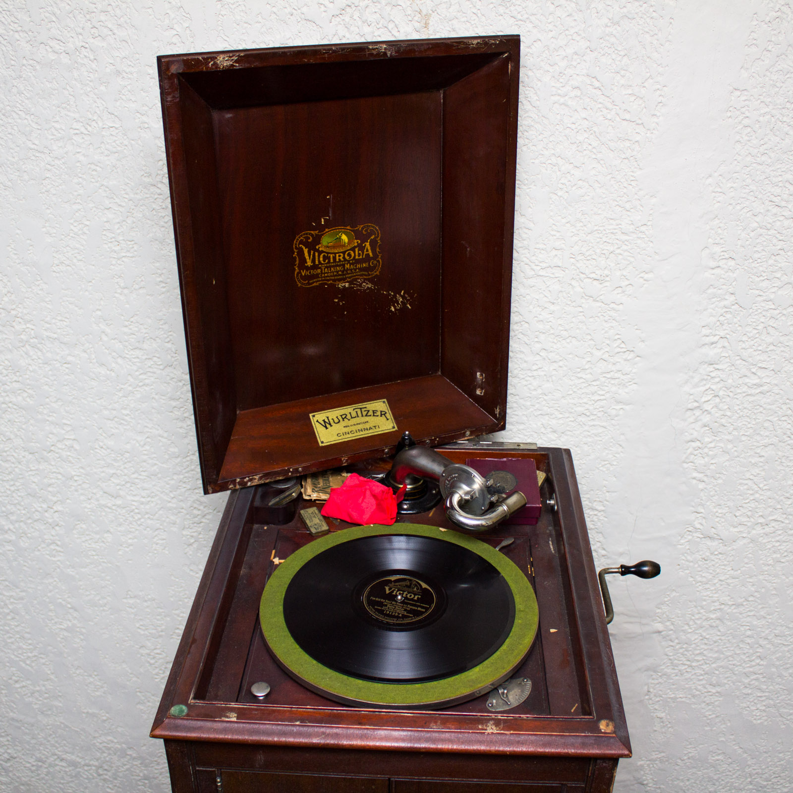 Antique Wurlitzer Victrola