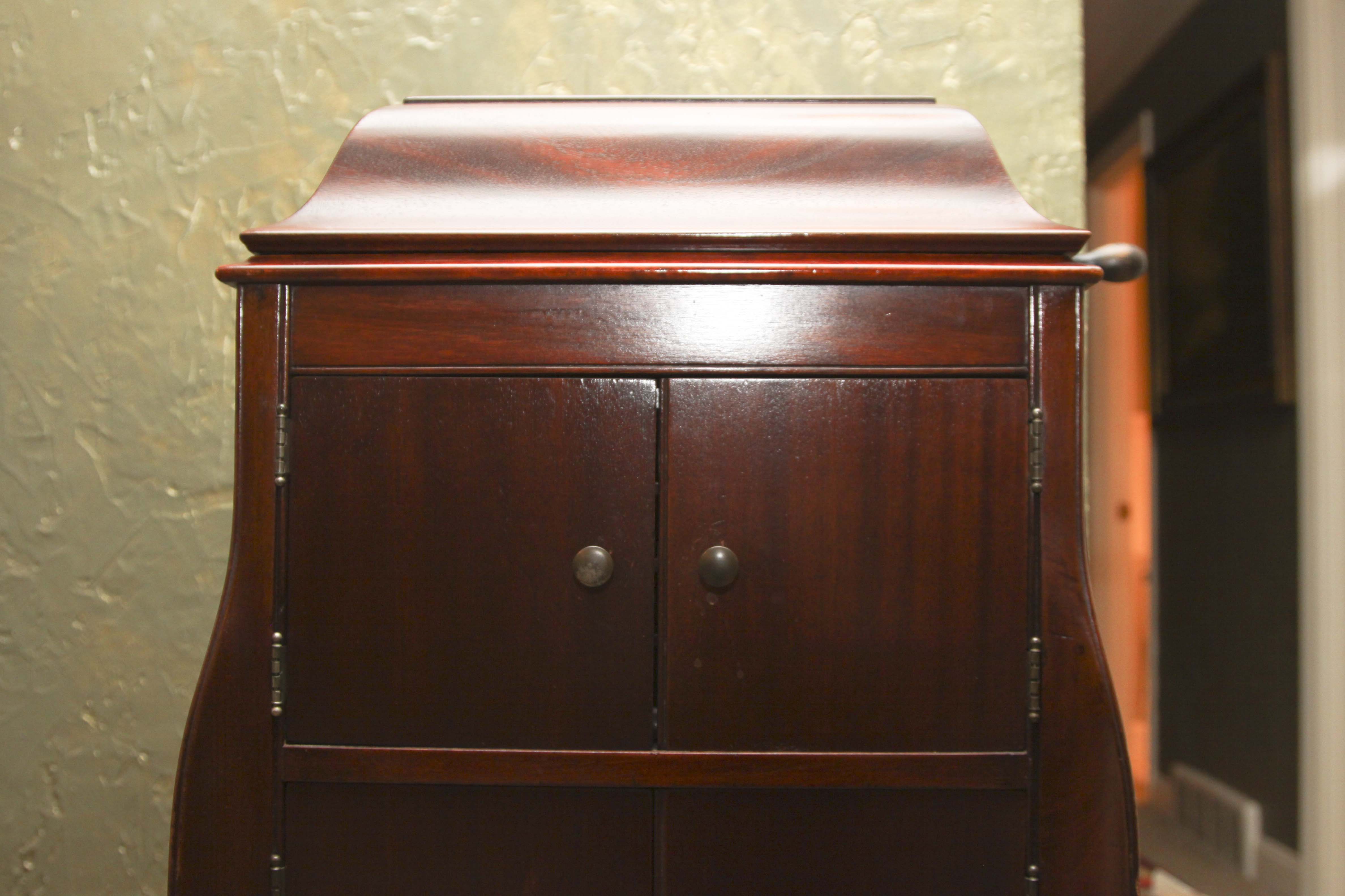 1940s Victrola X "Talking Machine"