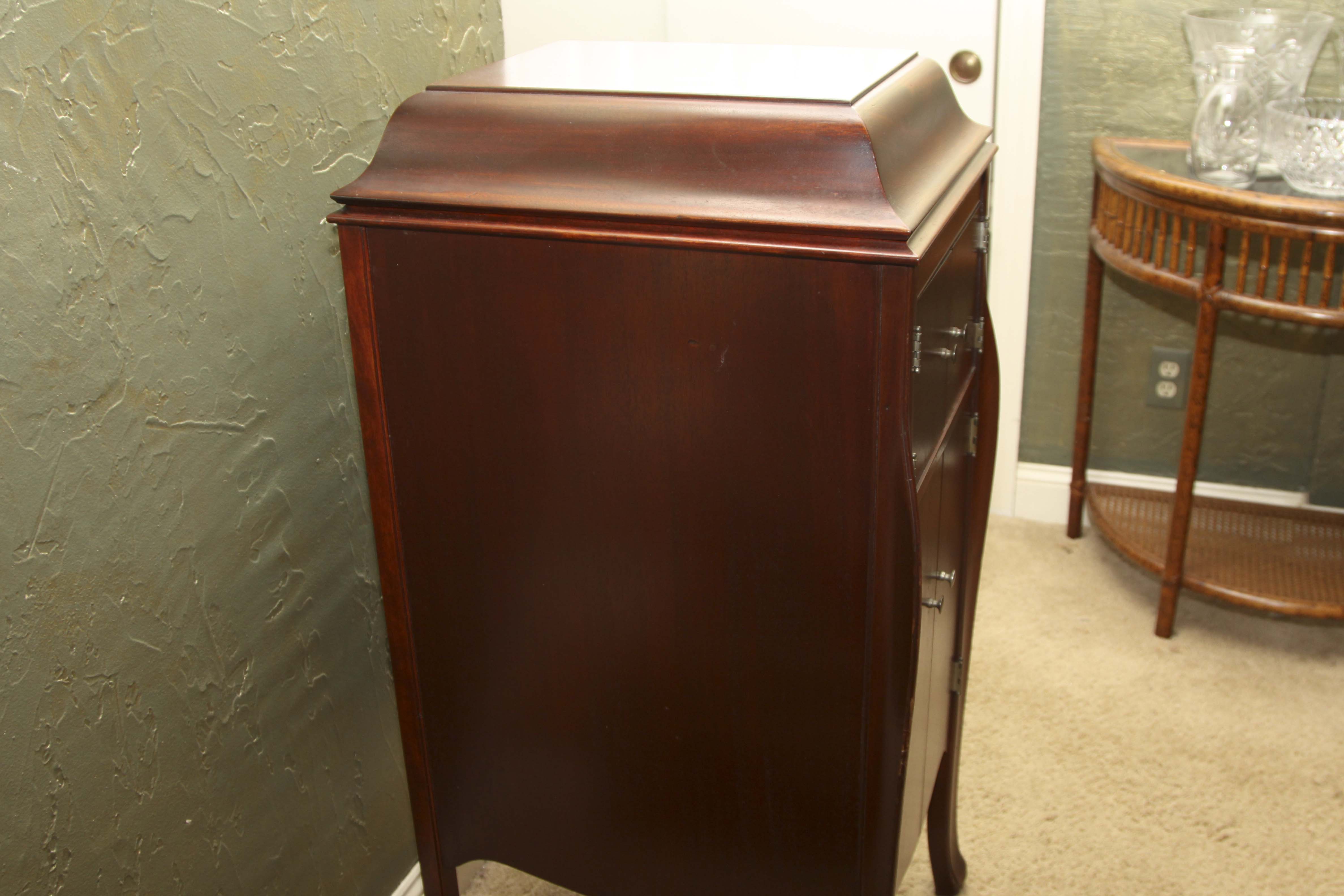 1940s Victrola X "Talking Machine"