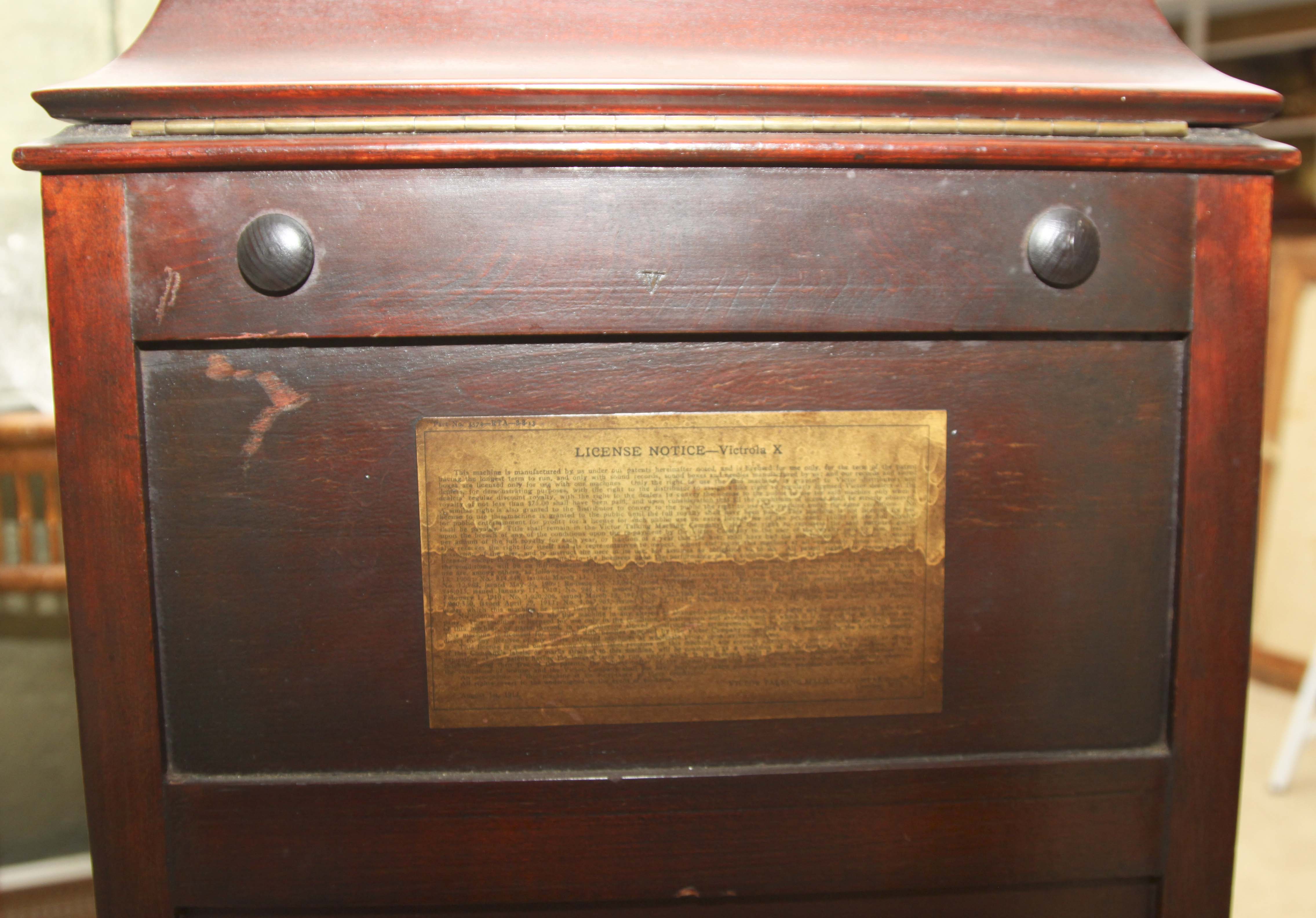 1940s Victrola X "Talking Machine"