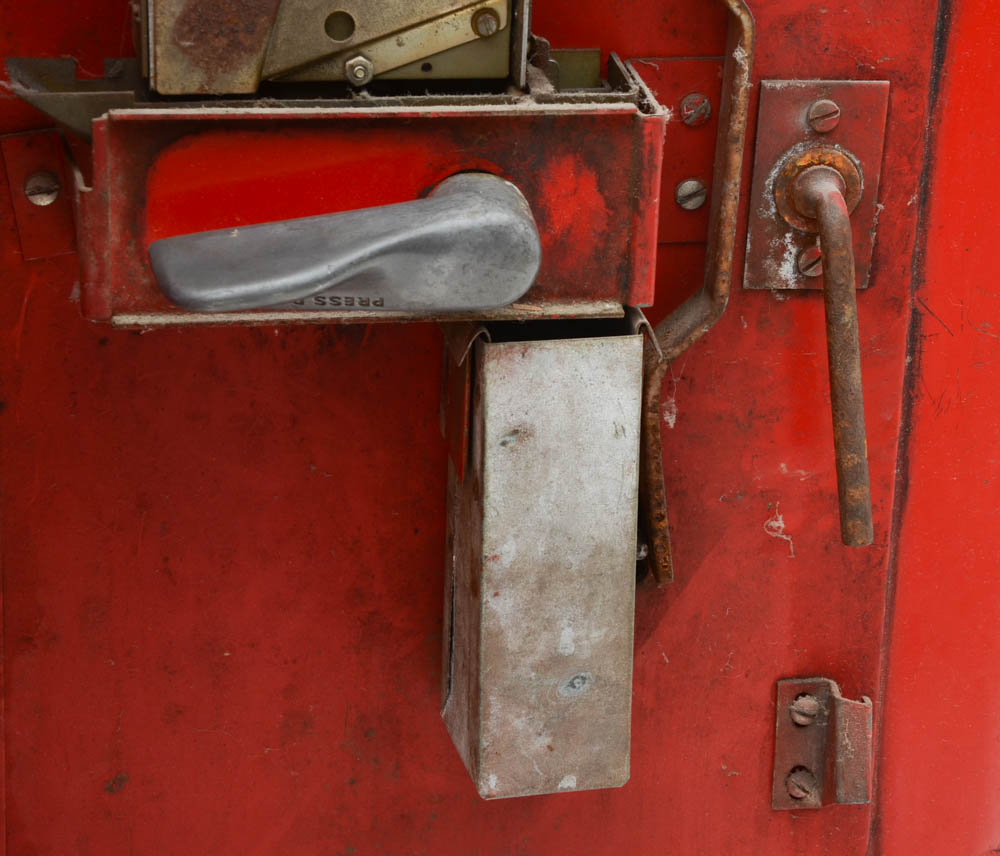 Vintage Cavalier C-51 Coca-Cola Machine
