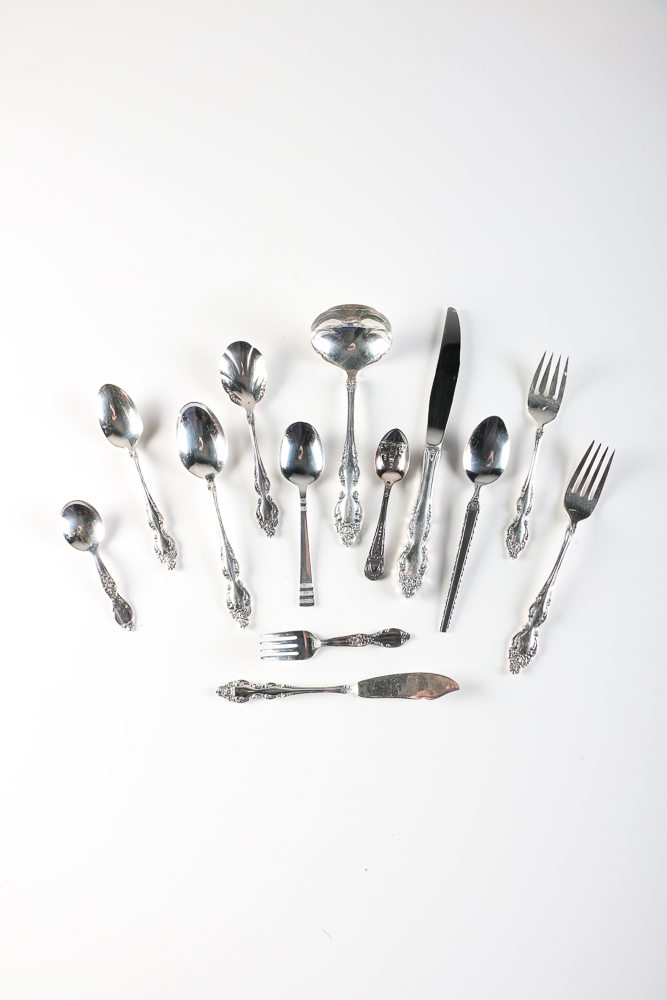 1881 Rogers Oneida Ltd. Silver Plate Flatware Set in Case