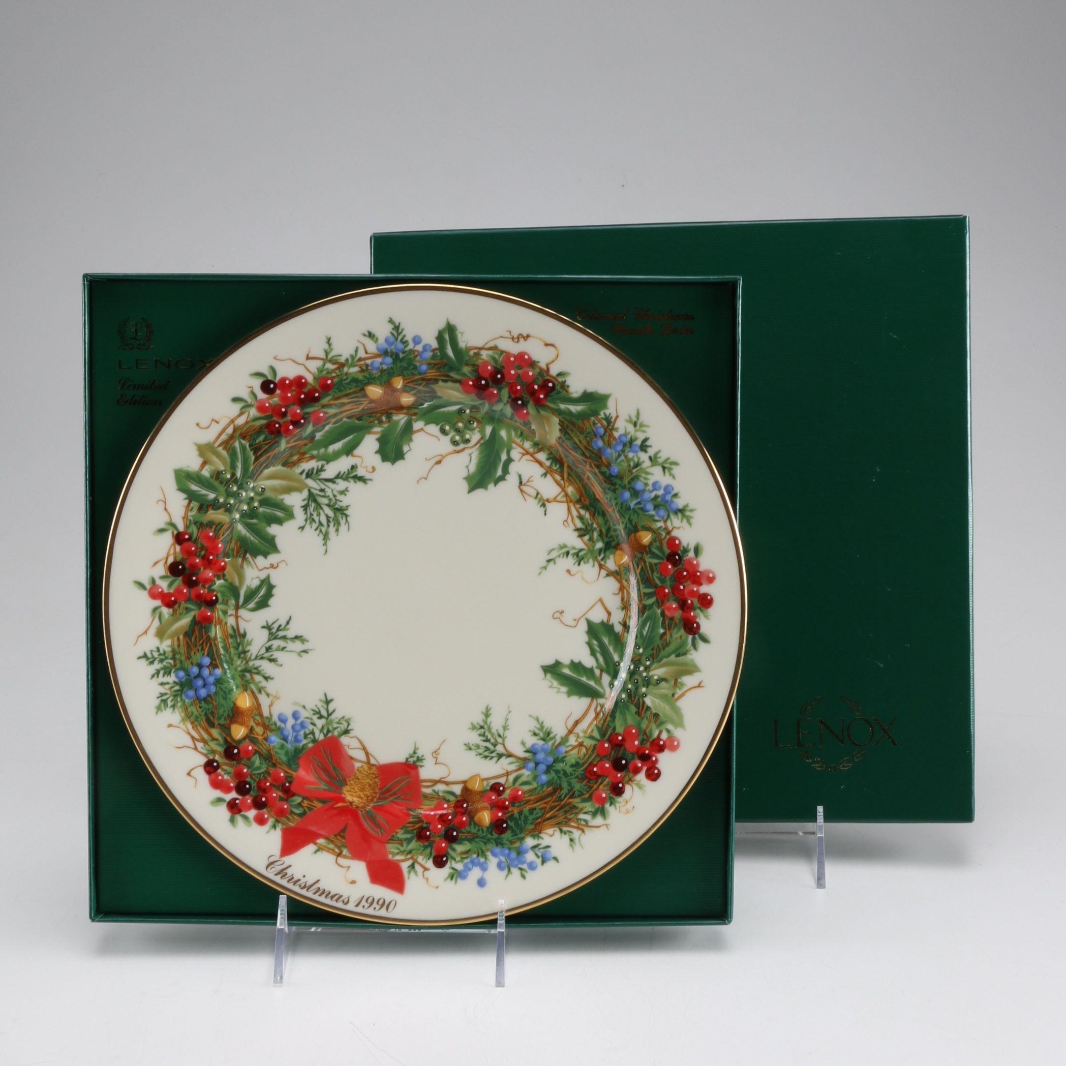 Lenox Limited Edition "Christmas 1990" Plate From "Colonial Christmas Wreath Series"