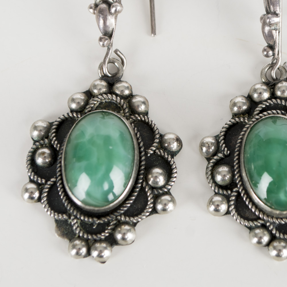 Sterling Silver & Cabochon-Cut Jade Jewelry