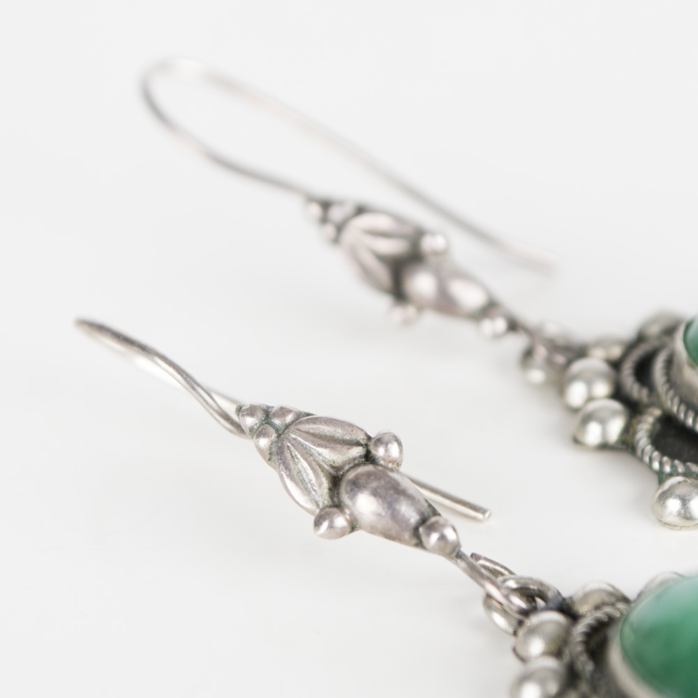 Sterling Silver & Cabochon-Cut Jade Jewelry