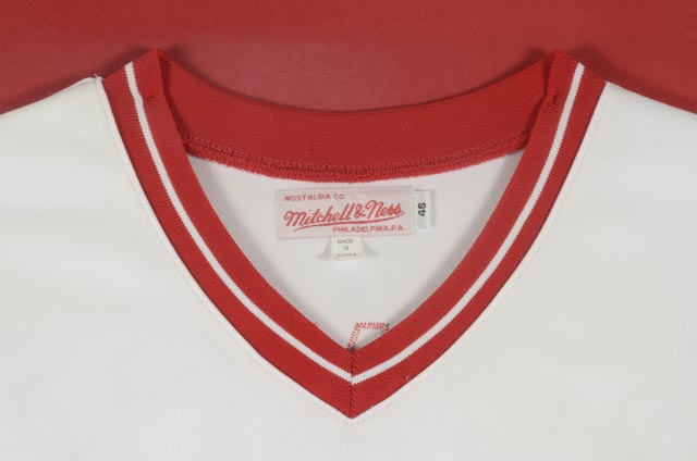 Johnny Bench Signed Cincinnati Reds Baseball Jersey