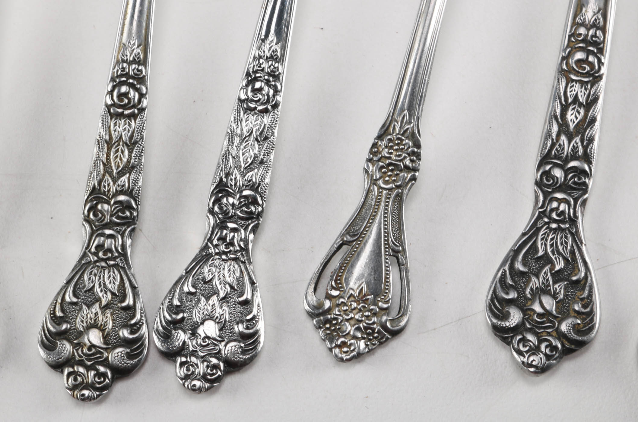 Merchandise Service "Versailles" Stainless Steel Flatware Set and Storage Container