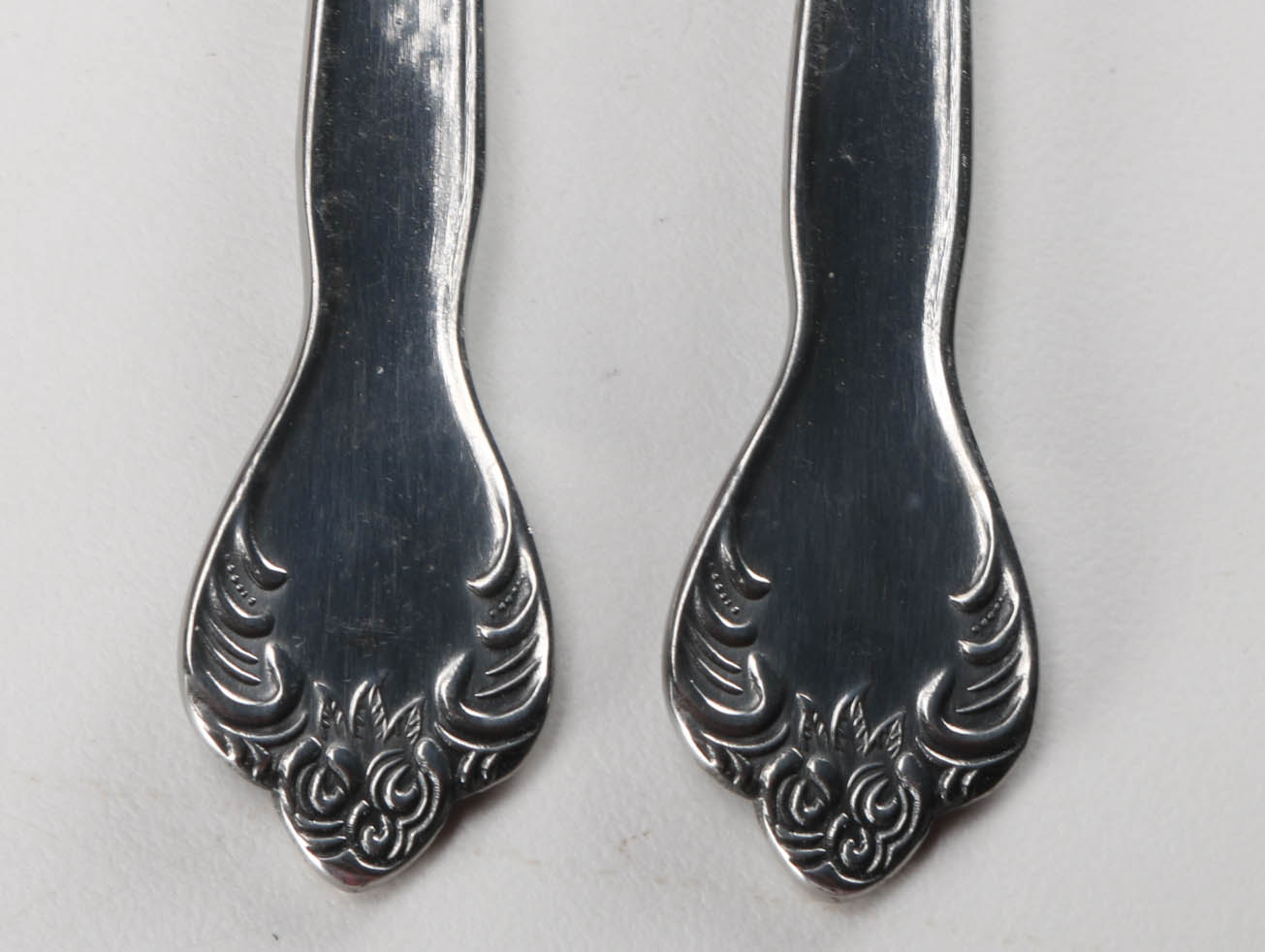 Merchandise Service "Versailles" Stainless Steel Flatware Set and Storage Container