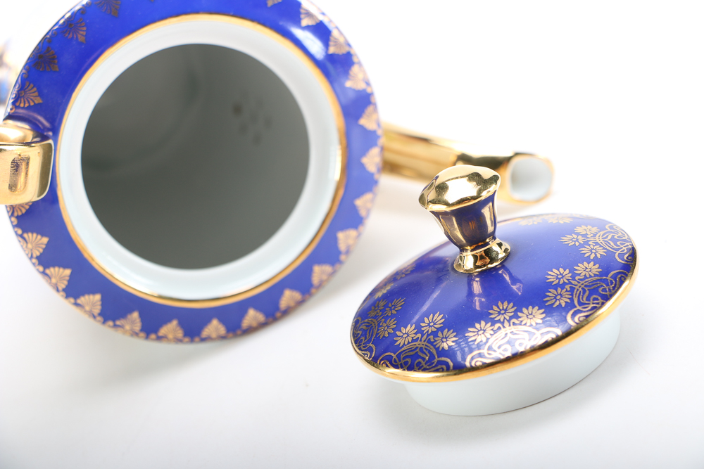 1921 DW Karlsbader Wertarbeit Porcelain Demitasse Set