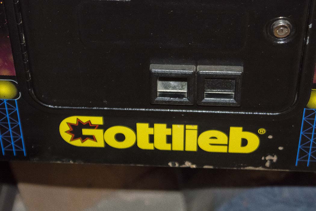 1995 "Frank Thomas' Big Hurt" Pinball Machine