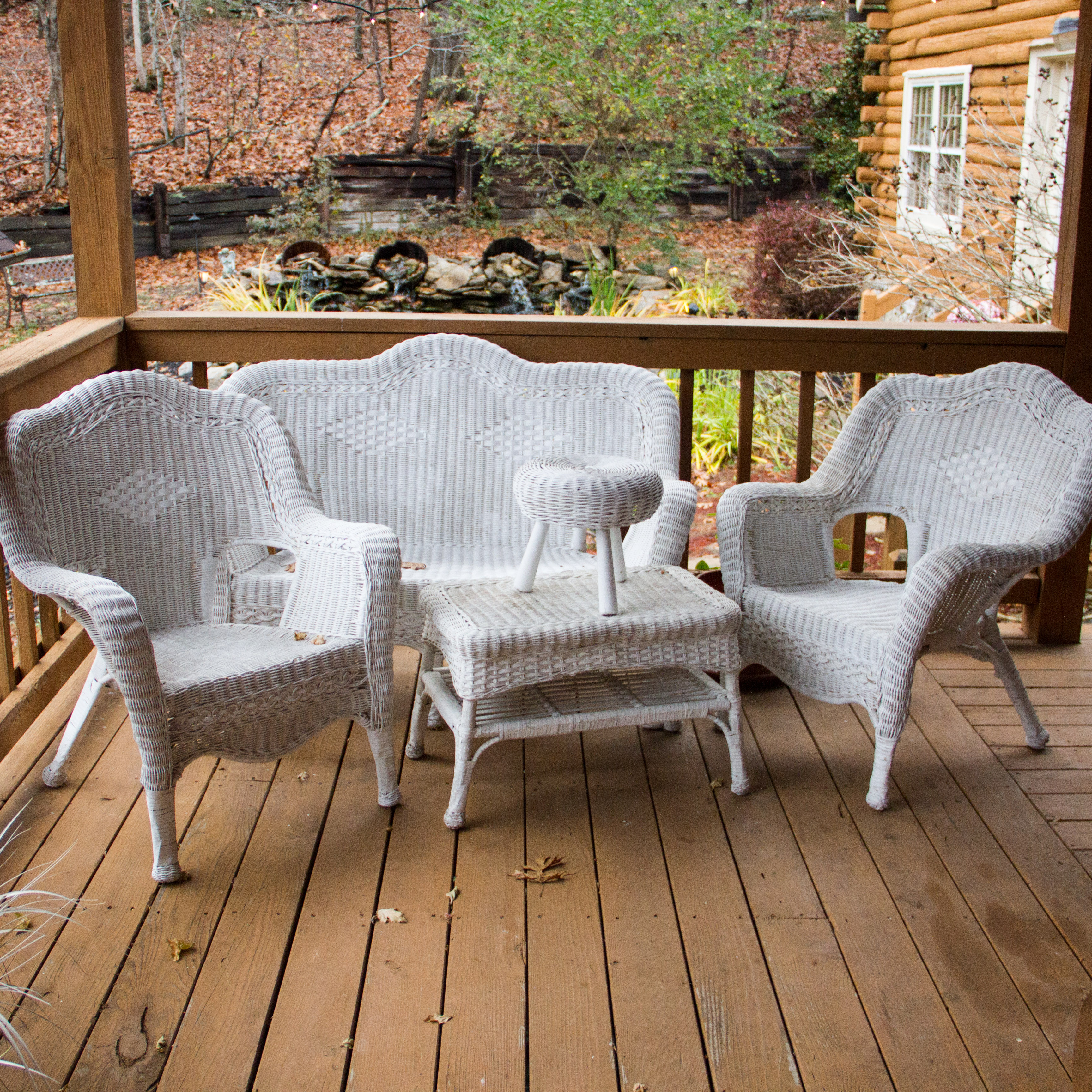 White Wicker Patio Furniture Set