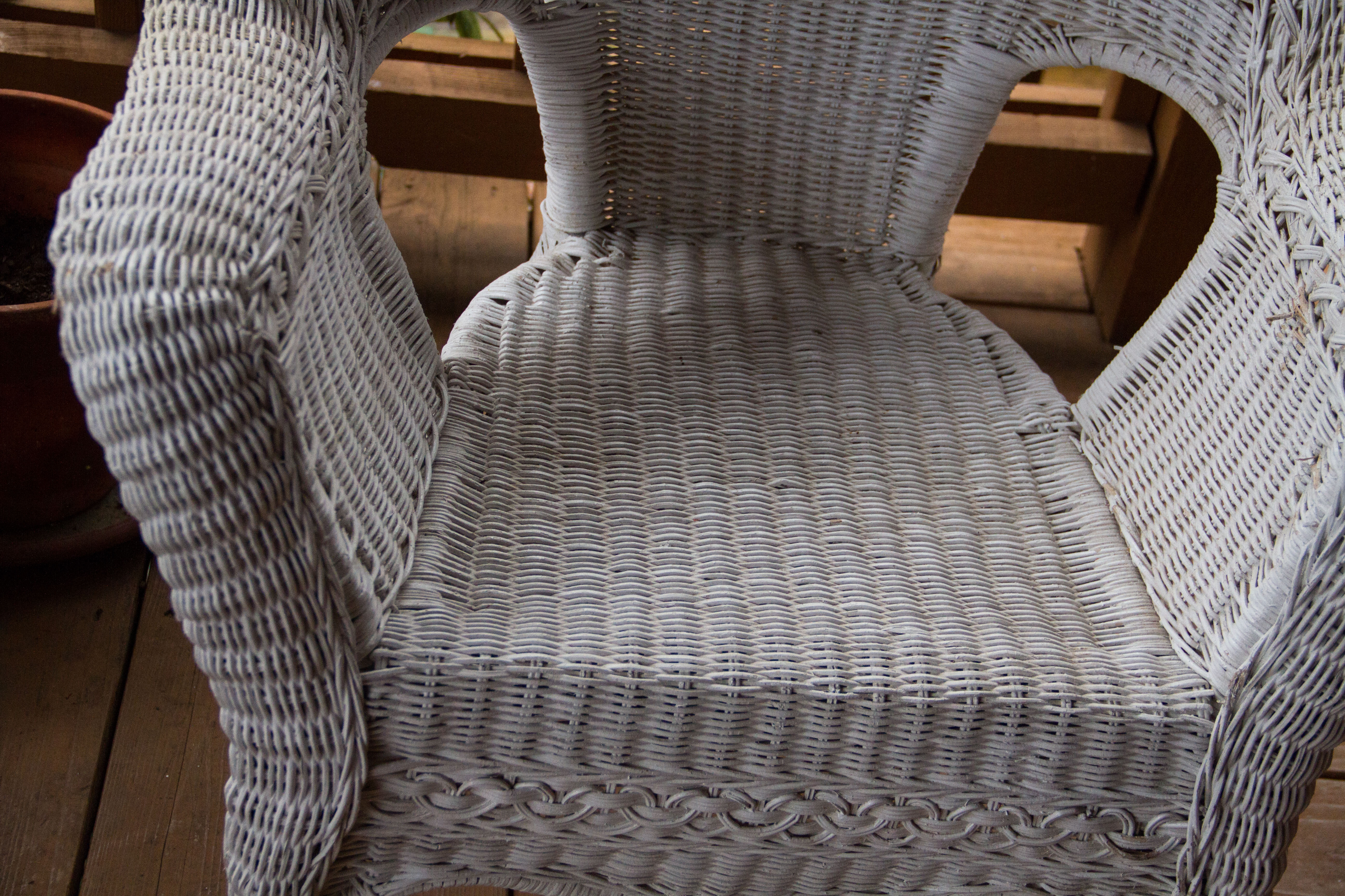 White Wicker Patio Furniture Set