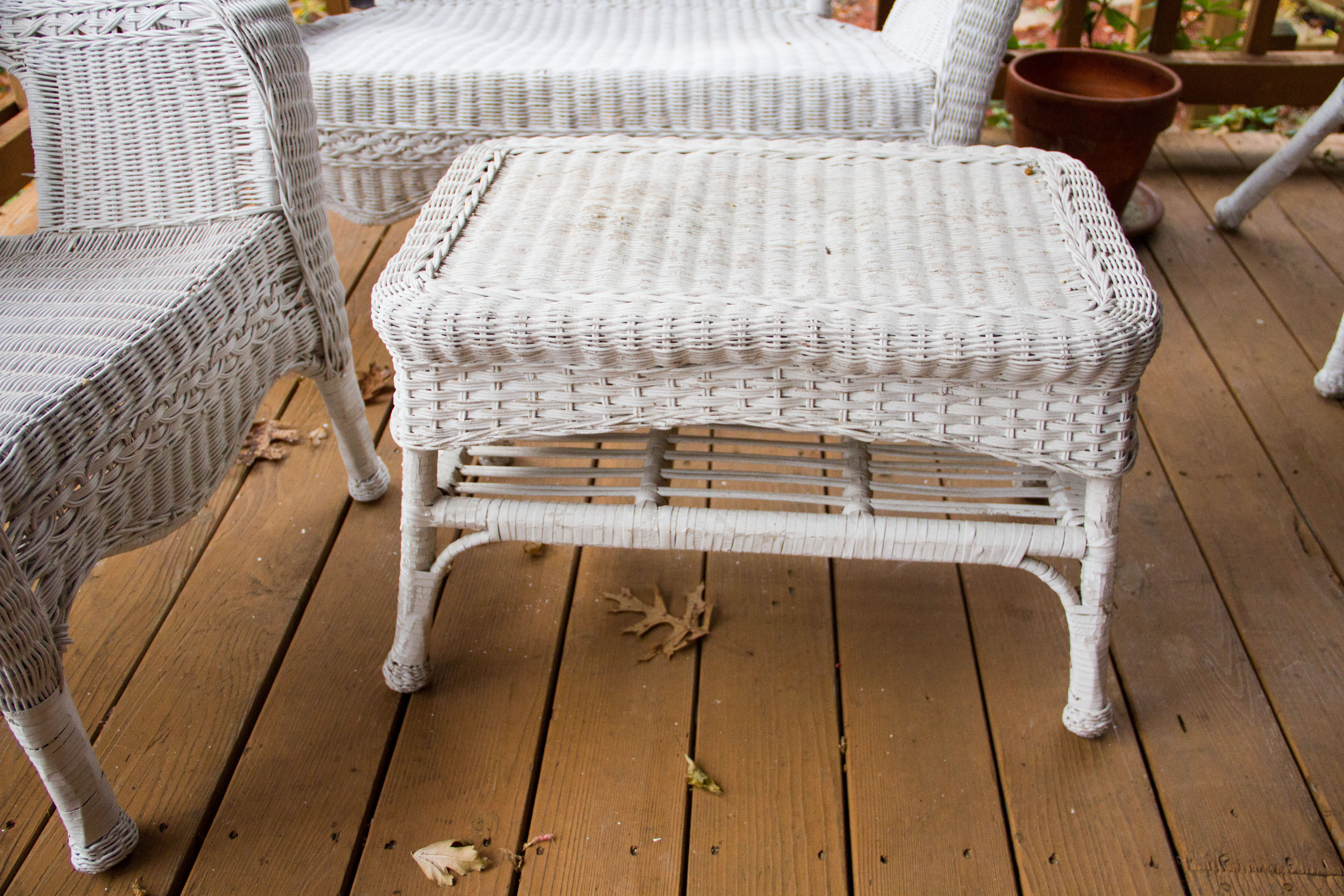 White Wicker Patio Furniture Set
