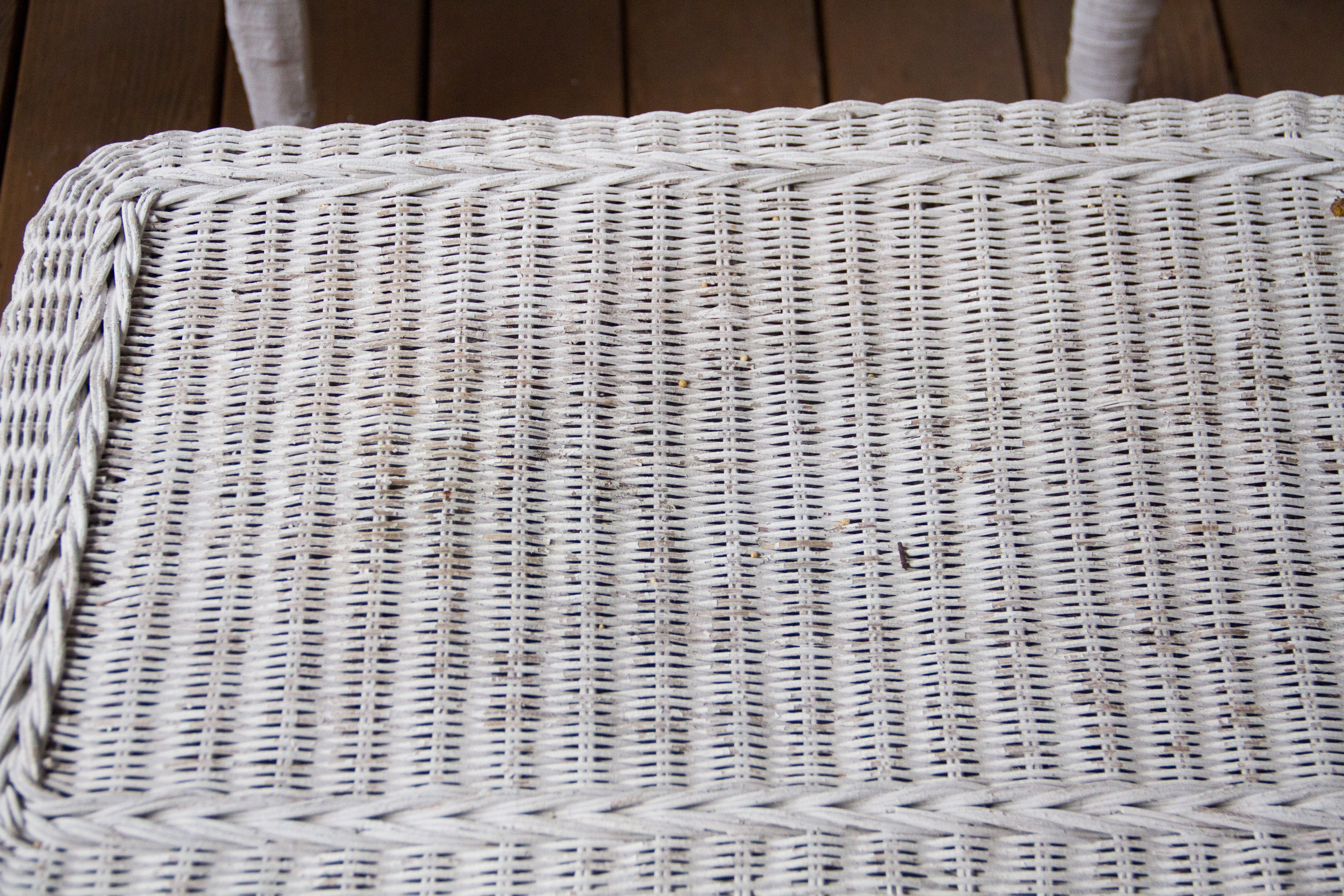 White Wicker Patio Furniture Set