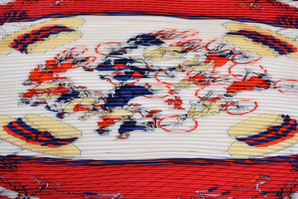 Vintage Hermès "Les Becanes" Pleated Silk Scarf