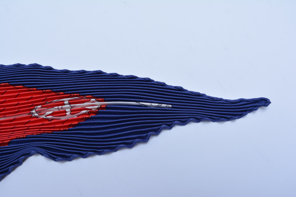 Vintage Hermès "Les Becanes" Pleated Silk Scarf