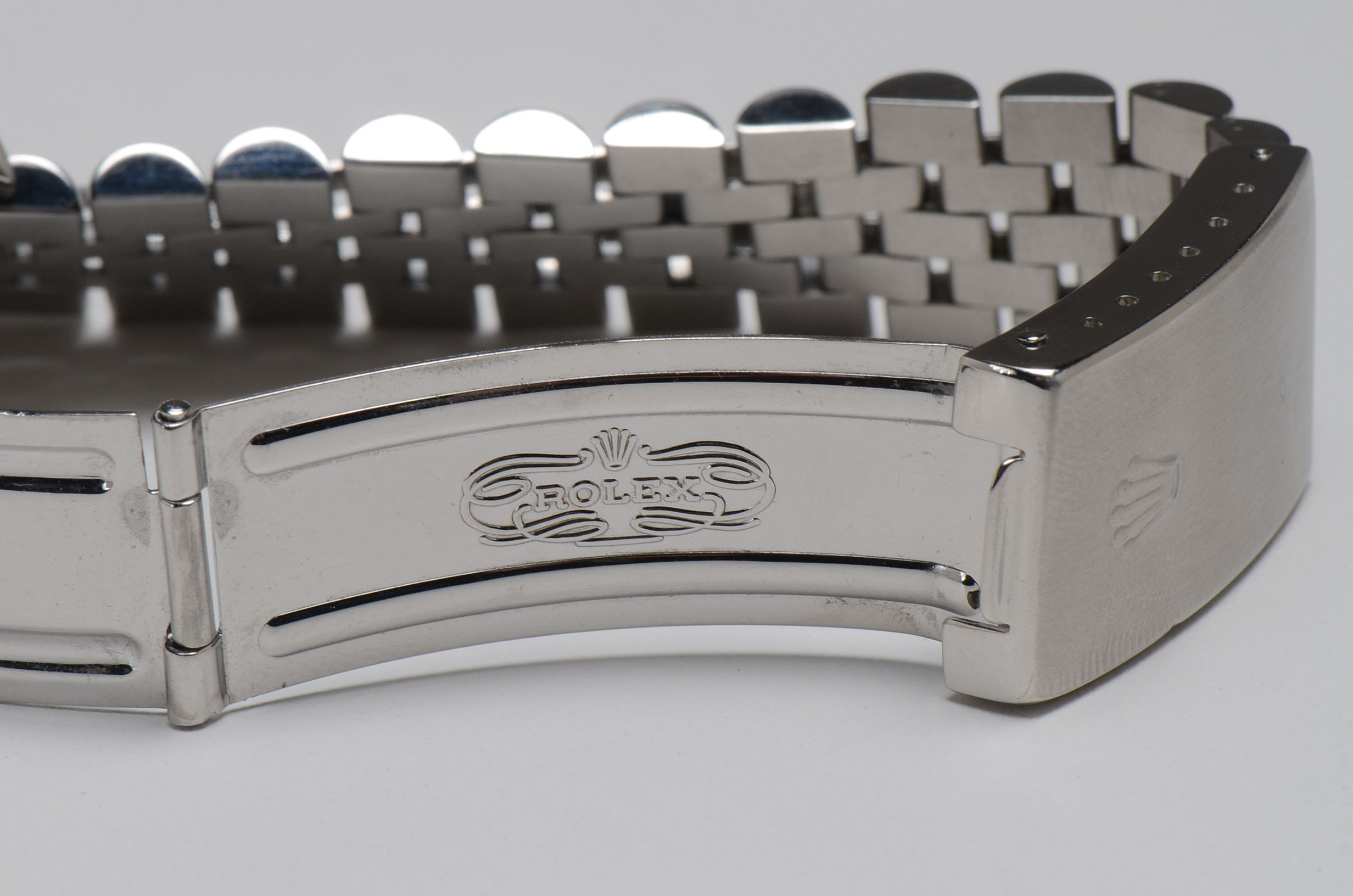 Men's Rolex Datejust Steel 16220 Blue Roman Dial Automatic Watch