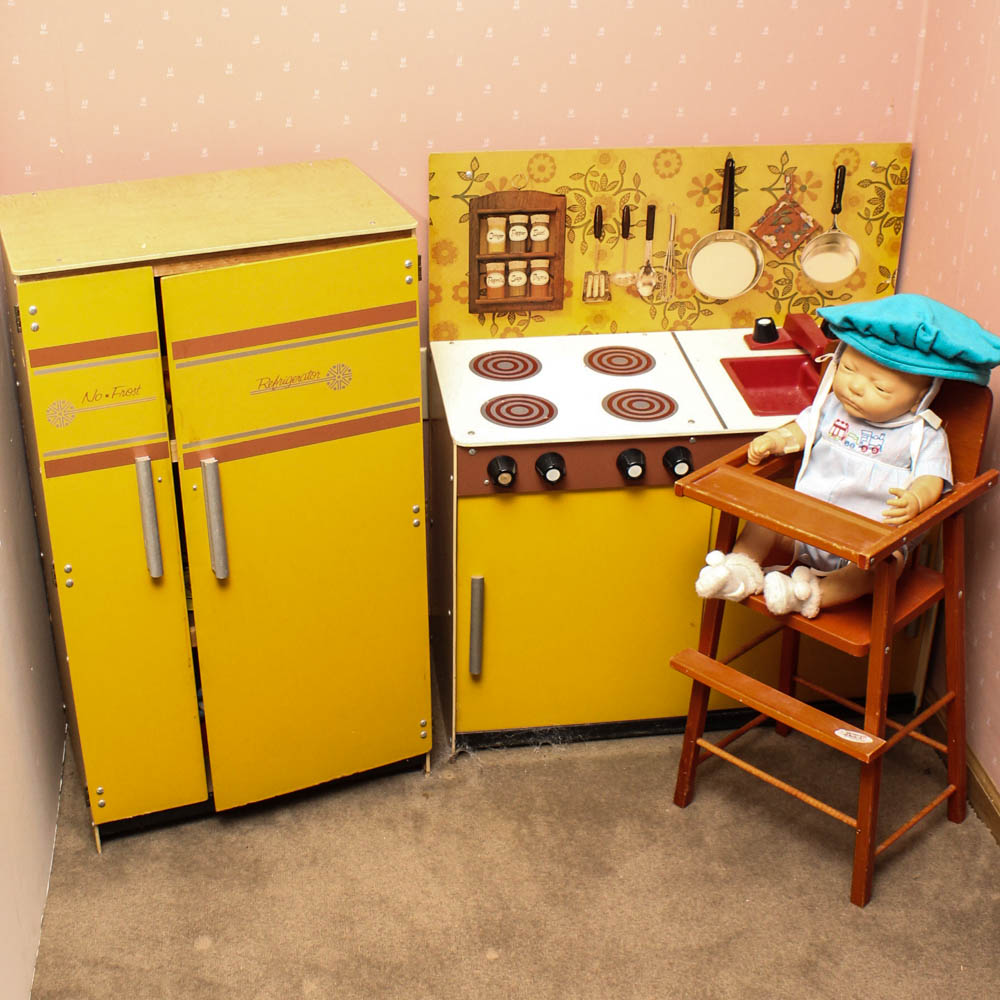 Children's Vintage Kitchen Set