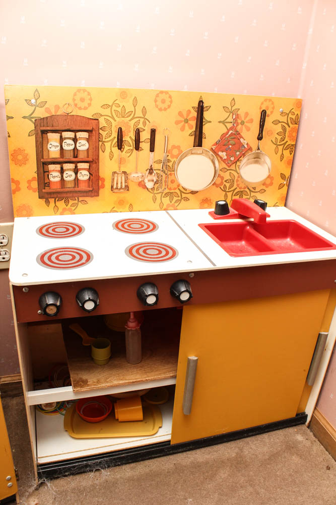 Children's Vintage Kitchen Set