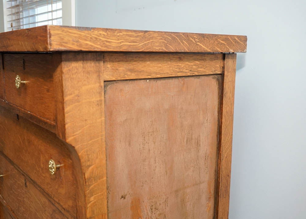 Antique Tiger Oak Veneer Chest of Drawers