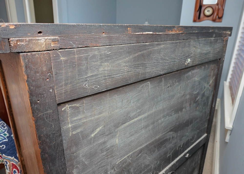 Antique Tiger Oak Veneer Chest of Drawers
