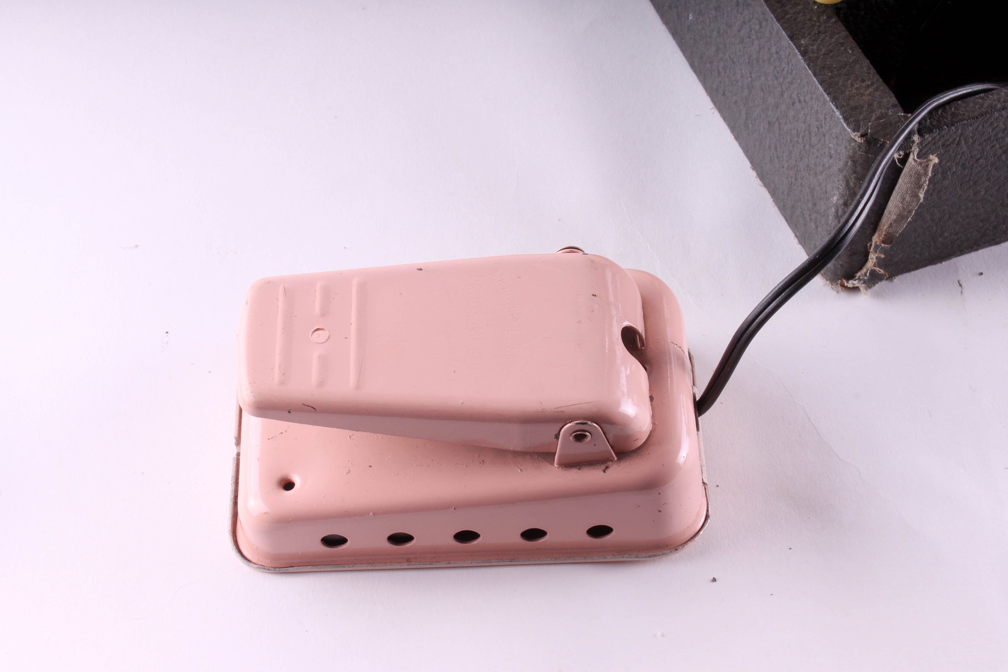 1950s Rose Toned Atlas Deluxe Electric Sewing Machine