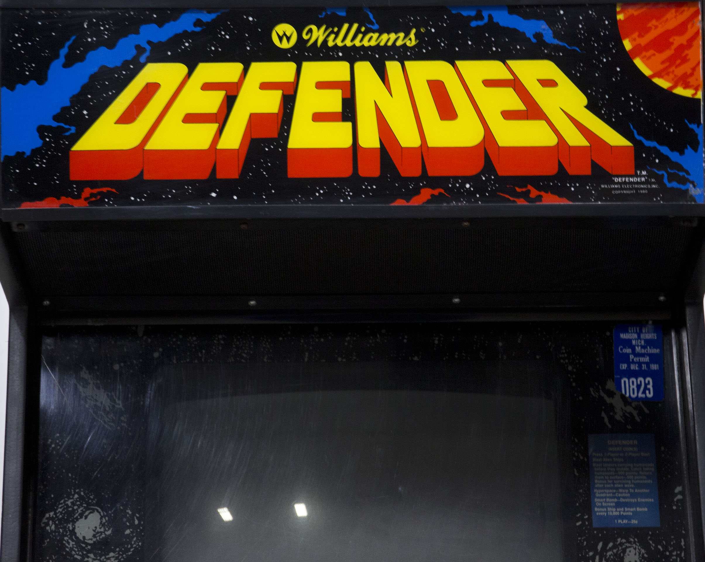 1980s "Defender" Arcade Game Console