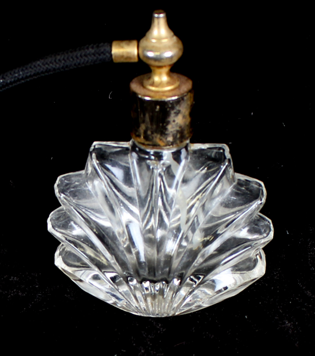 Vanity Collectibles and Dresser Set