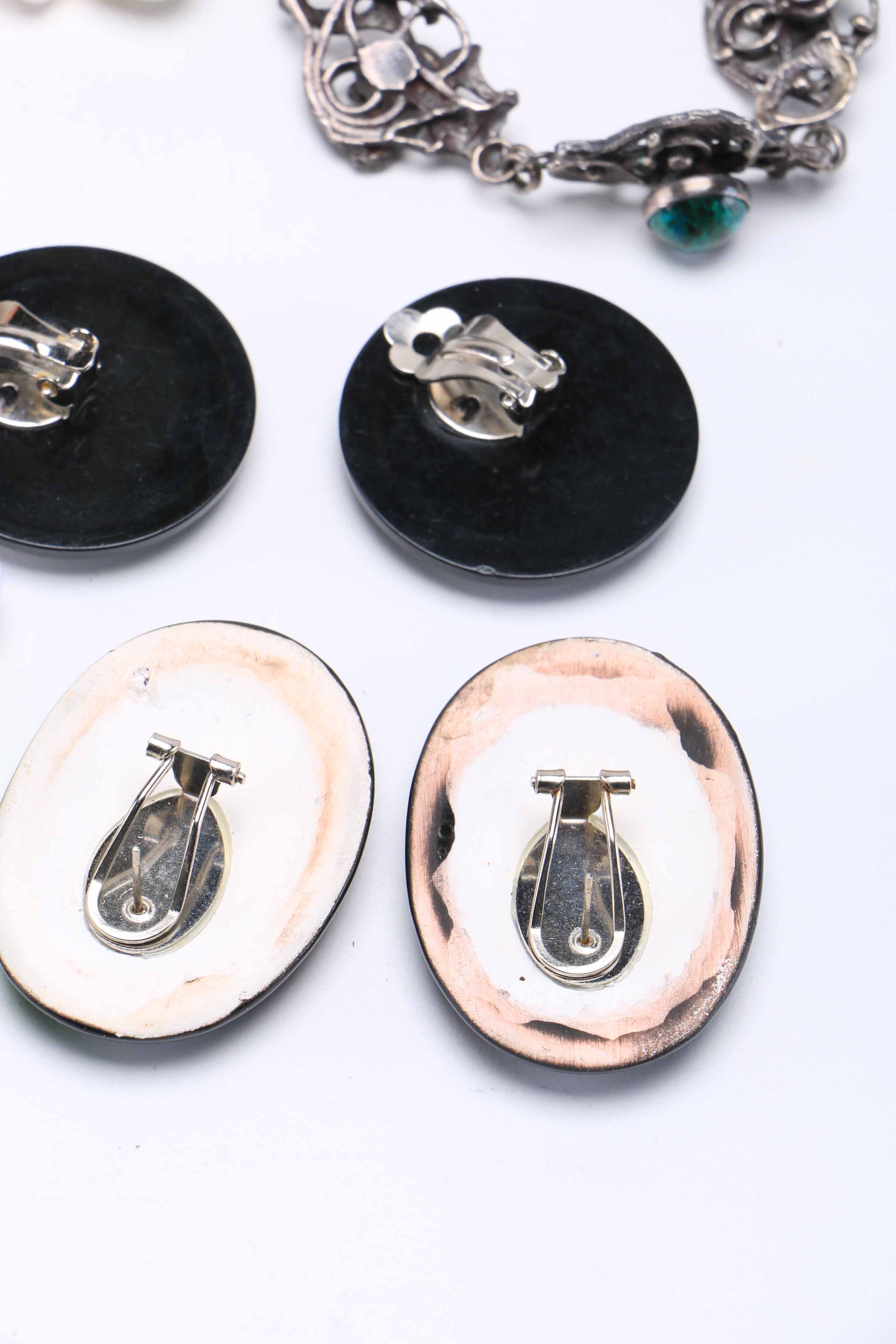 Collection of Assorted Fashion Jewelry