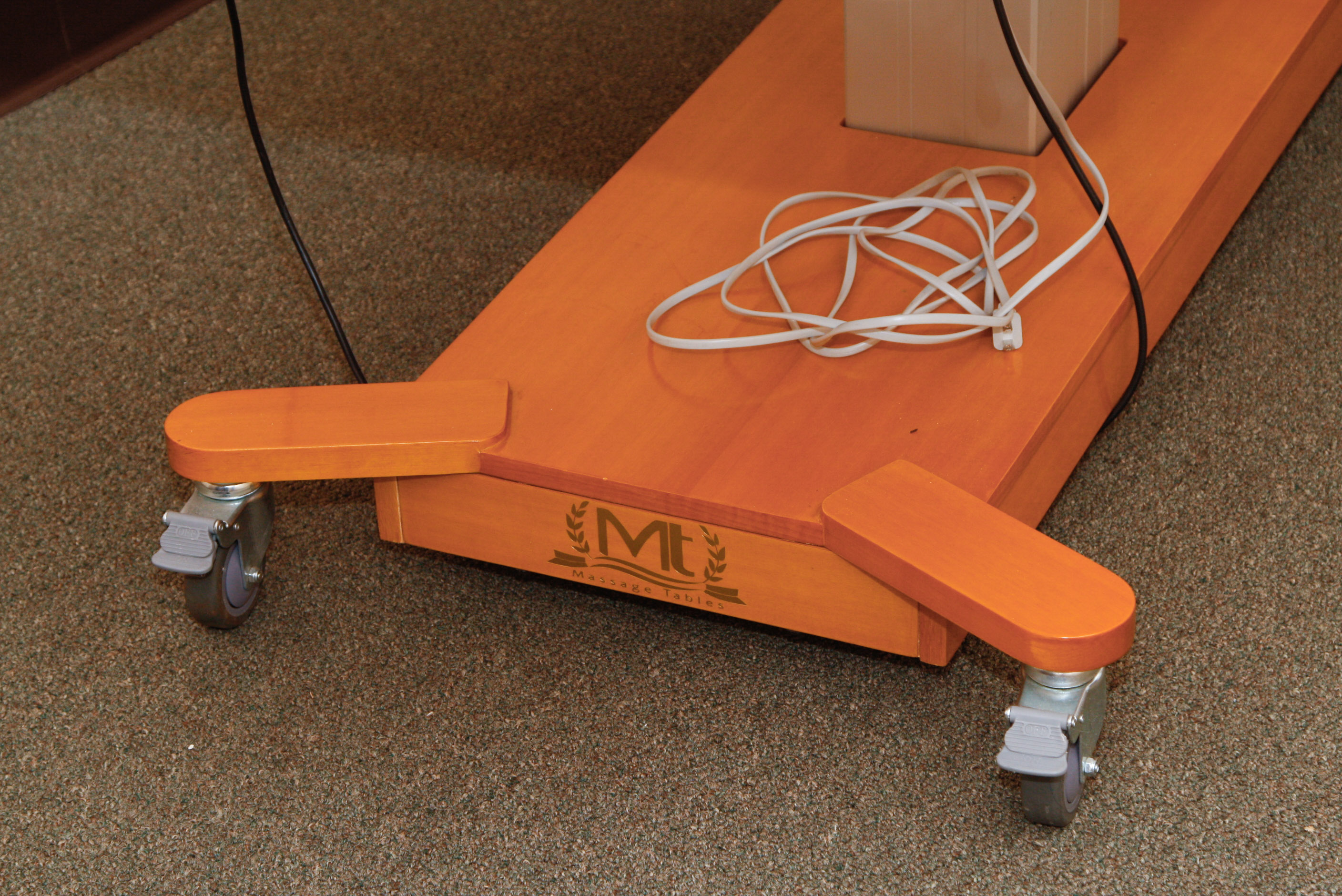 MT MaxKing Comfort Power Lift Stationary Electric Massage Table