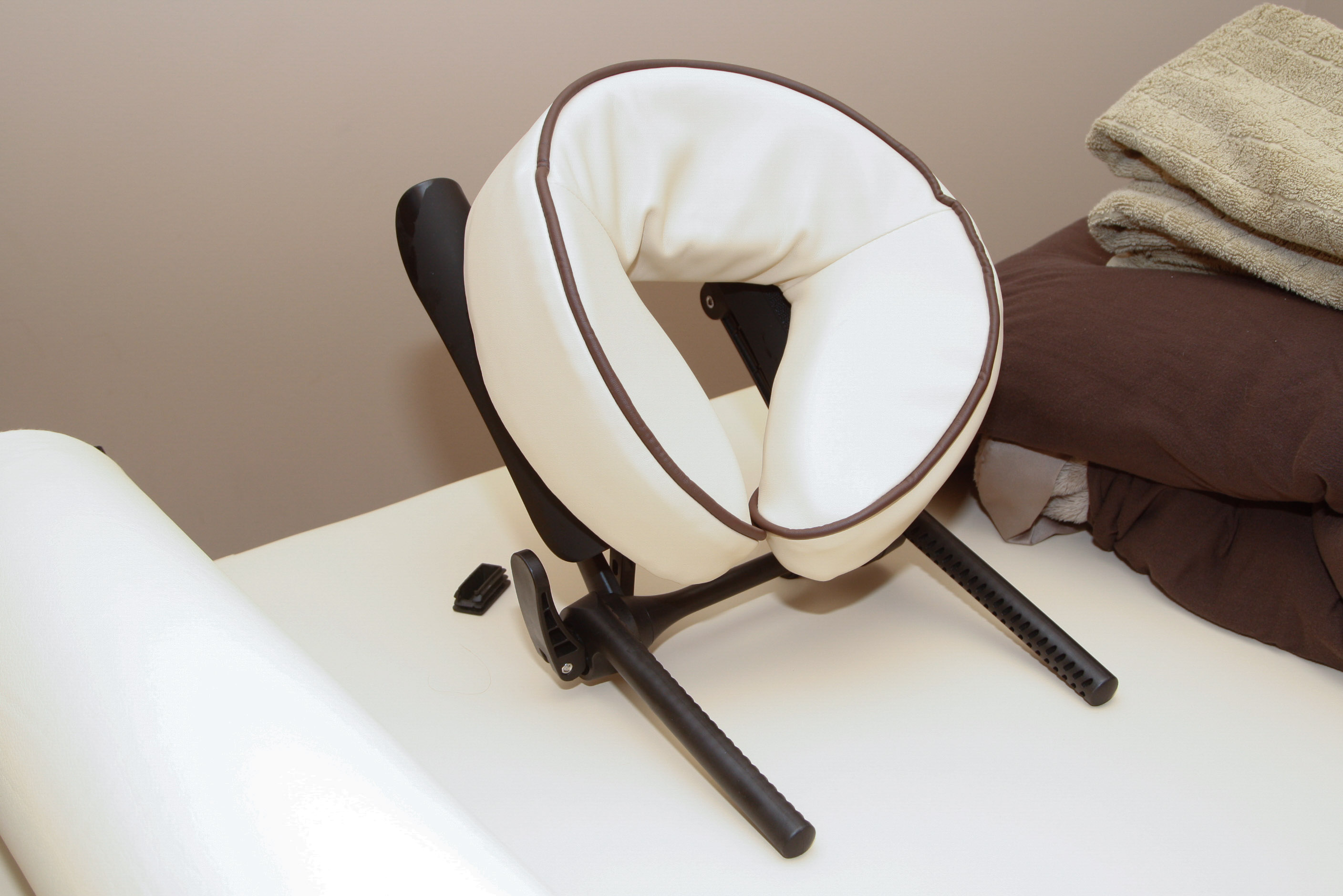 MT MaxKing Comfort Power Lift Stationary Electric Massage Table