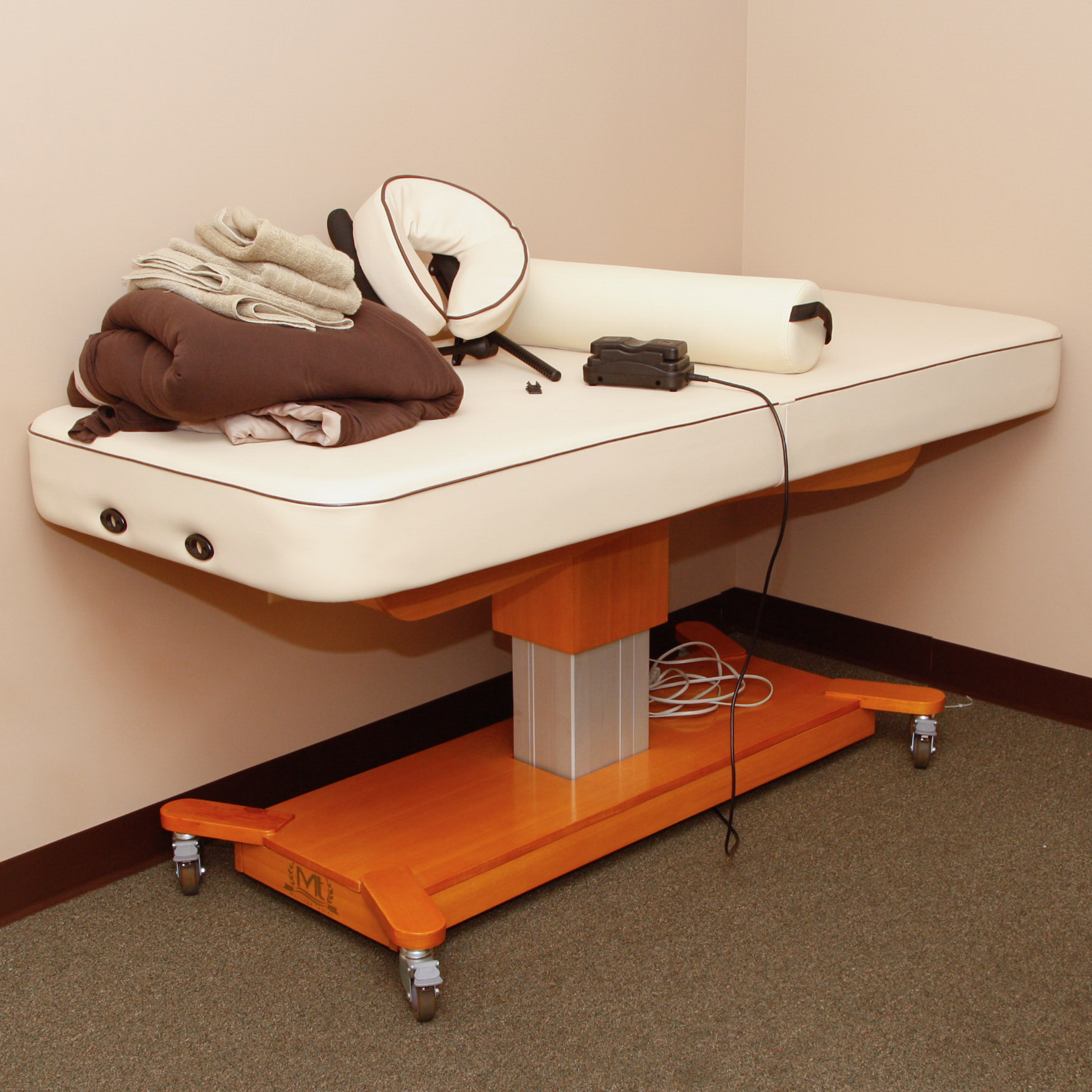 MT MaxKing Comfort Power Lift Stationary Electric Massage Table
