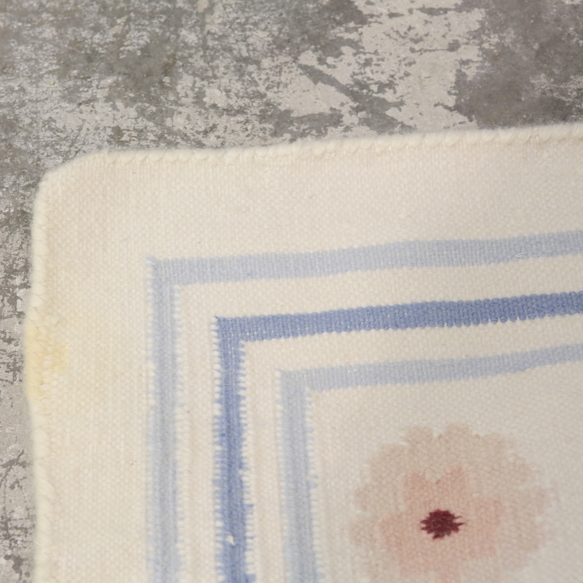 Handmade Floral Flat Weave Rug