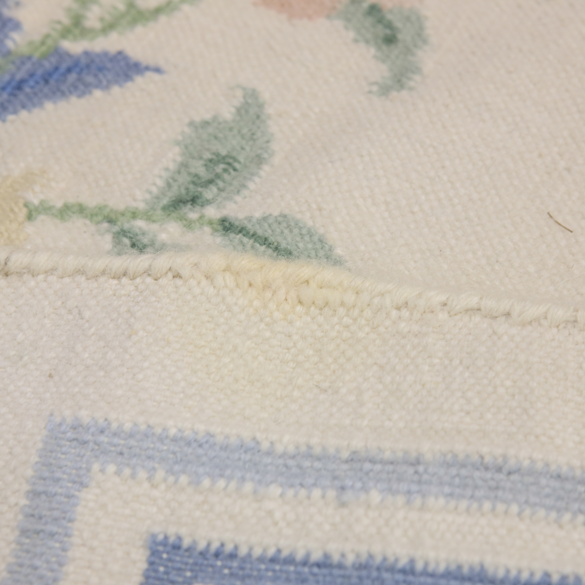 Handmade Floral Flat Weave Rug