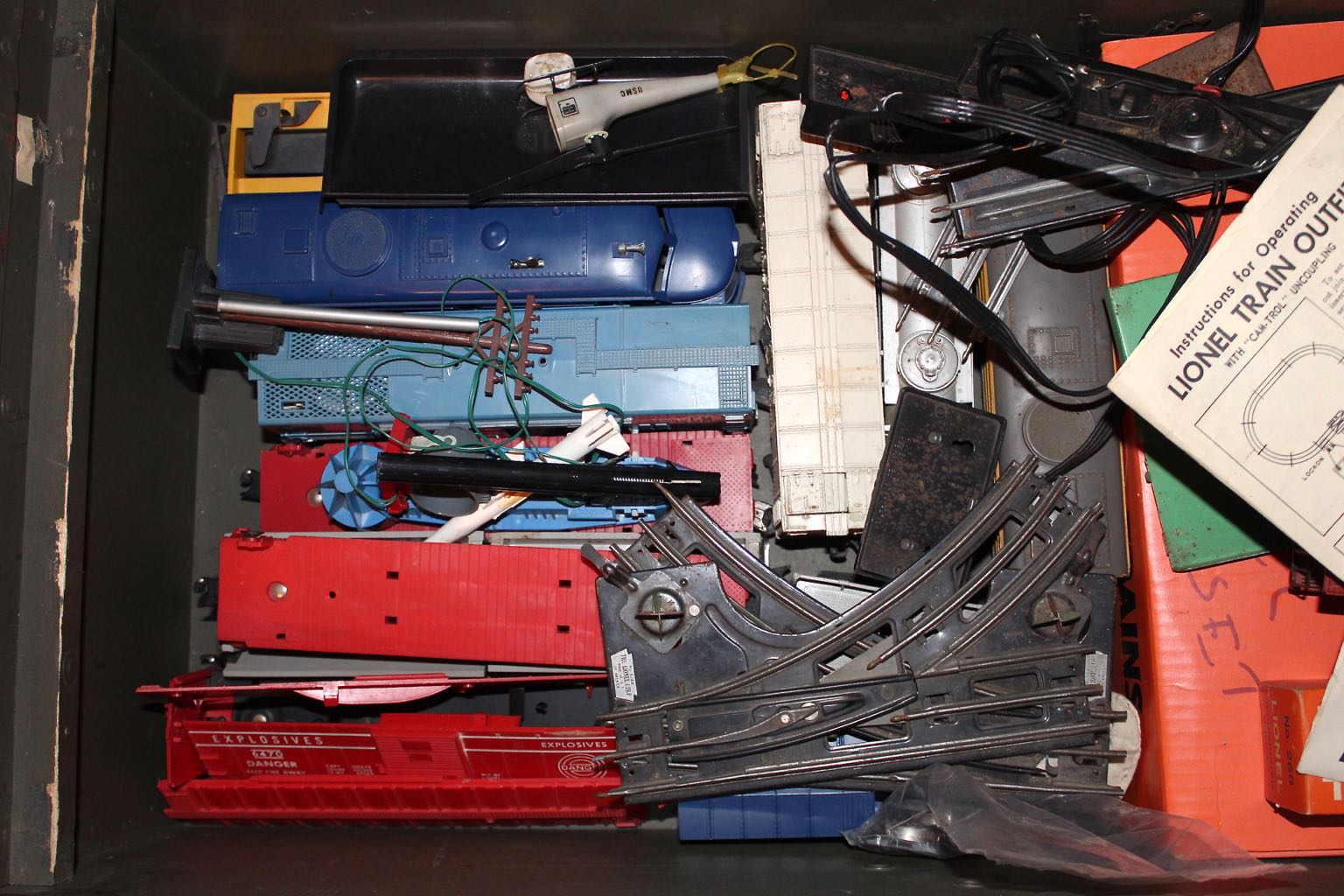 Vintage Lionel "O" Scale Train Set Collectibles