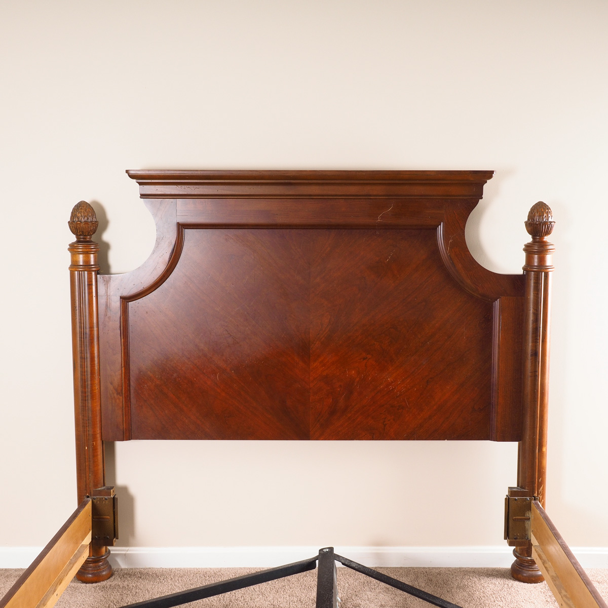 Chris Madden Collection Adjustable Full or Queen Bed