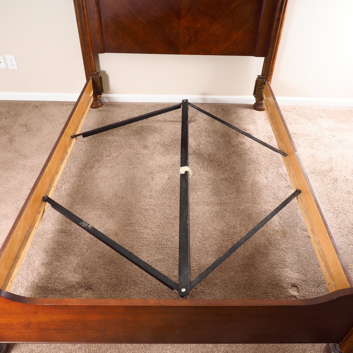 Chris Madden Collection Adjustable Full or Queen Bed