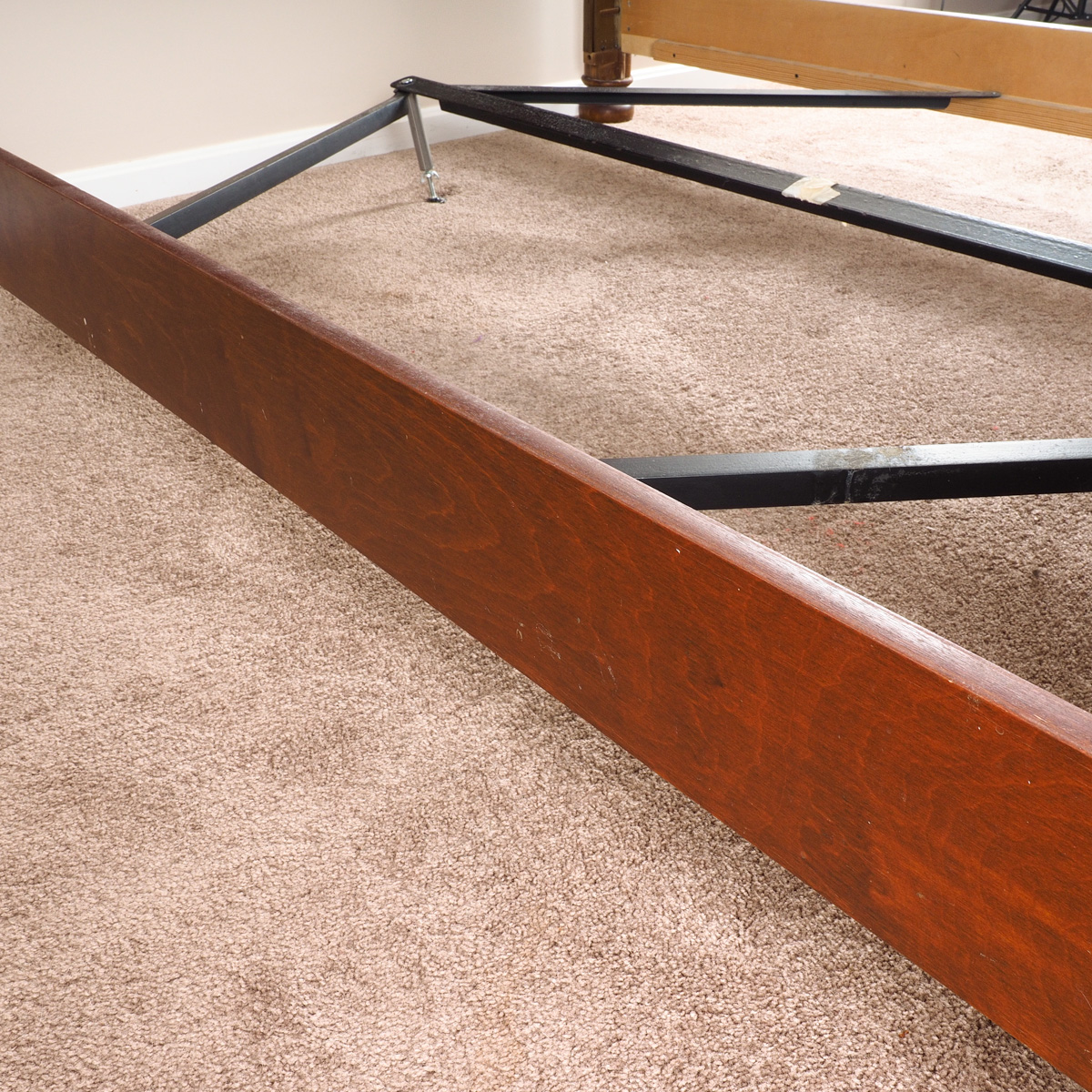 Chris Madden Collection Adjustable Full or Queen Bed