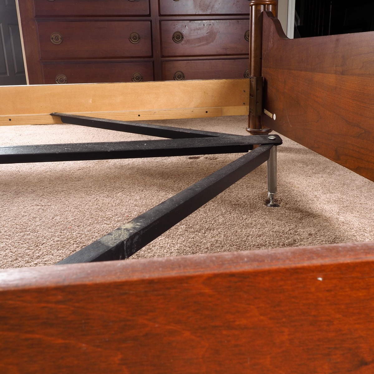 Chris Madden Collection Adjustable Full or Queen Bed