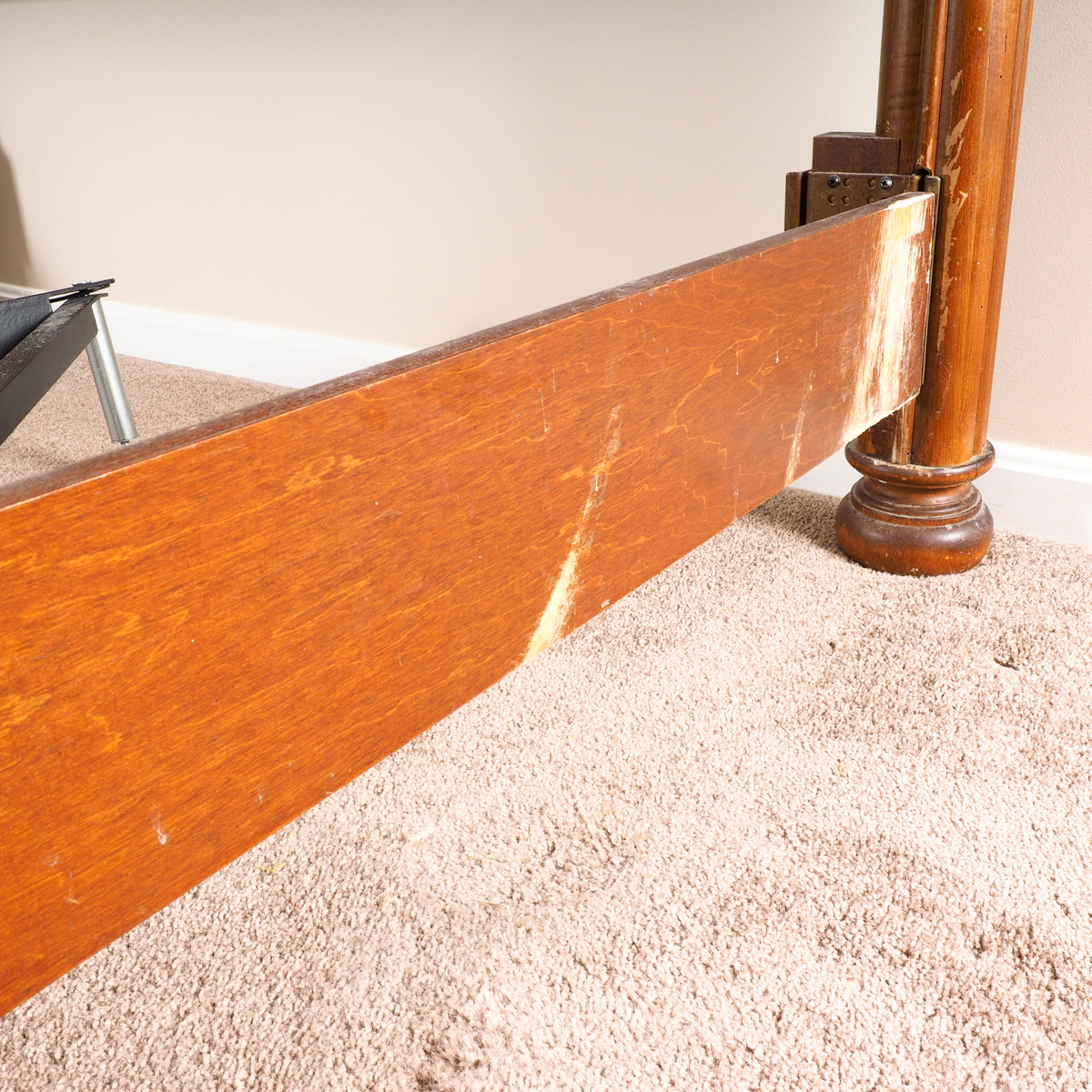 Chris Madden Collection Adjustable Full or Queen Bed