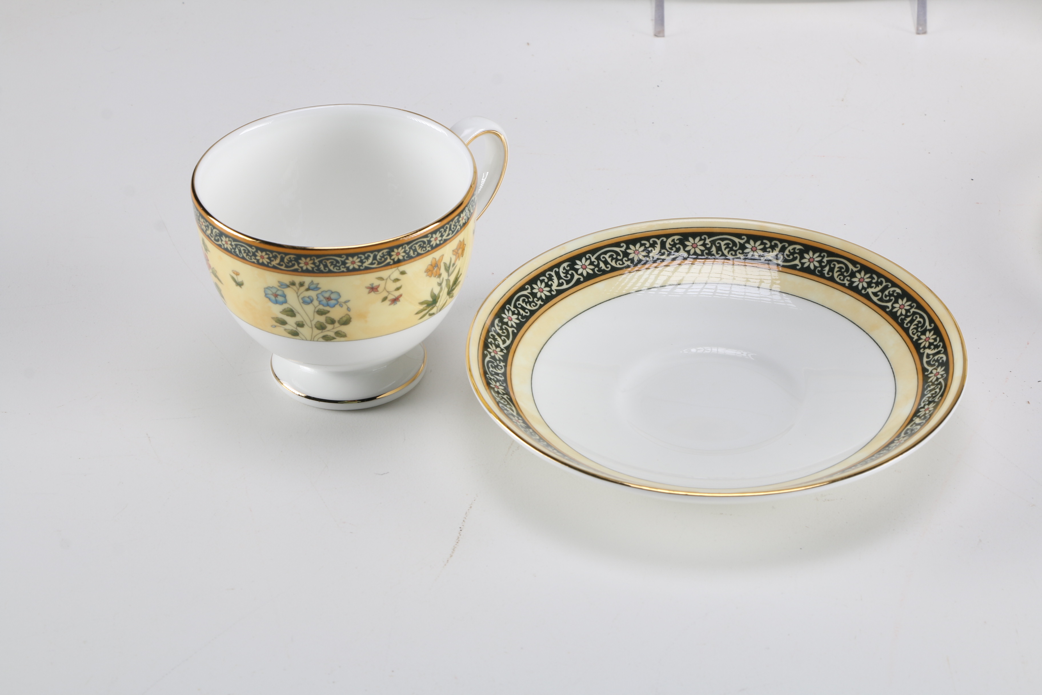Wedgwood "India" Bone China Place Setting