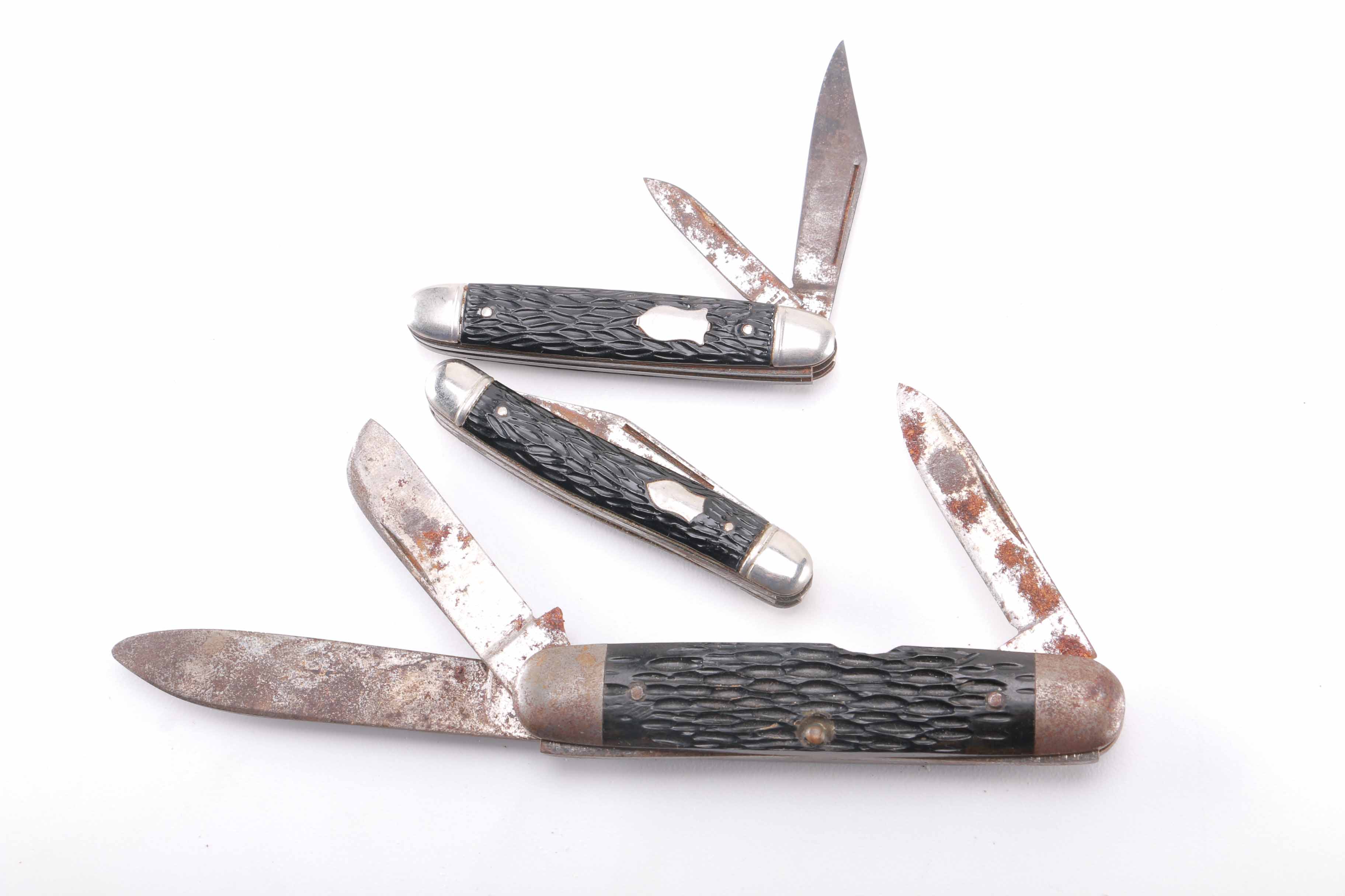 Assorted Pocket Knives Featuring Pearl Handle Remington with Sheath