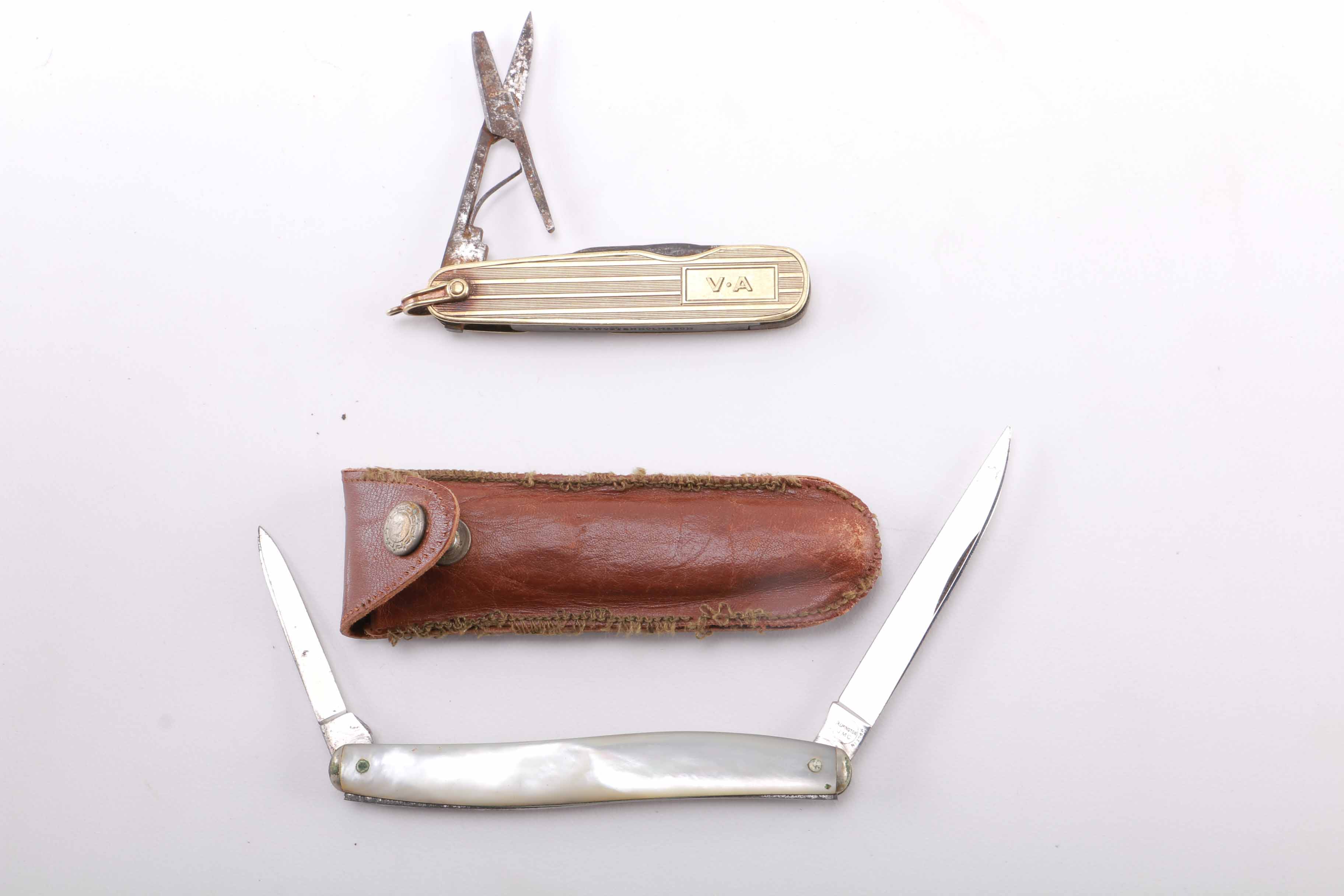Assorted Pocket Knives Featuring Pearl Handle Remington with Sheath