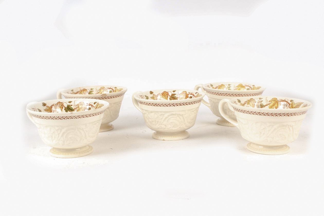 Wedgwood Patrician "Golden Ivy" Dinner Service Set