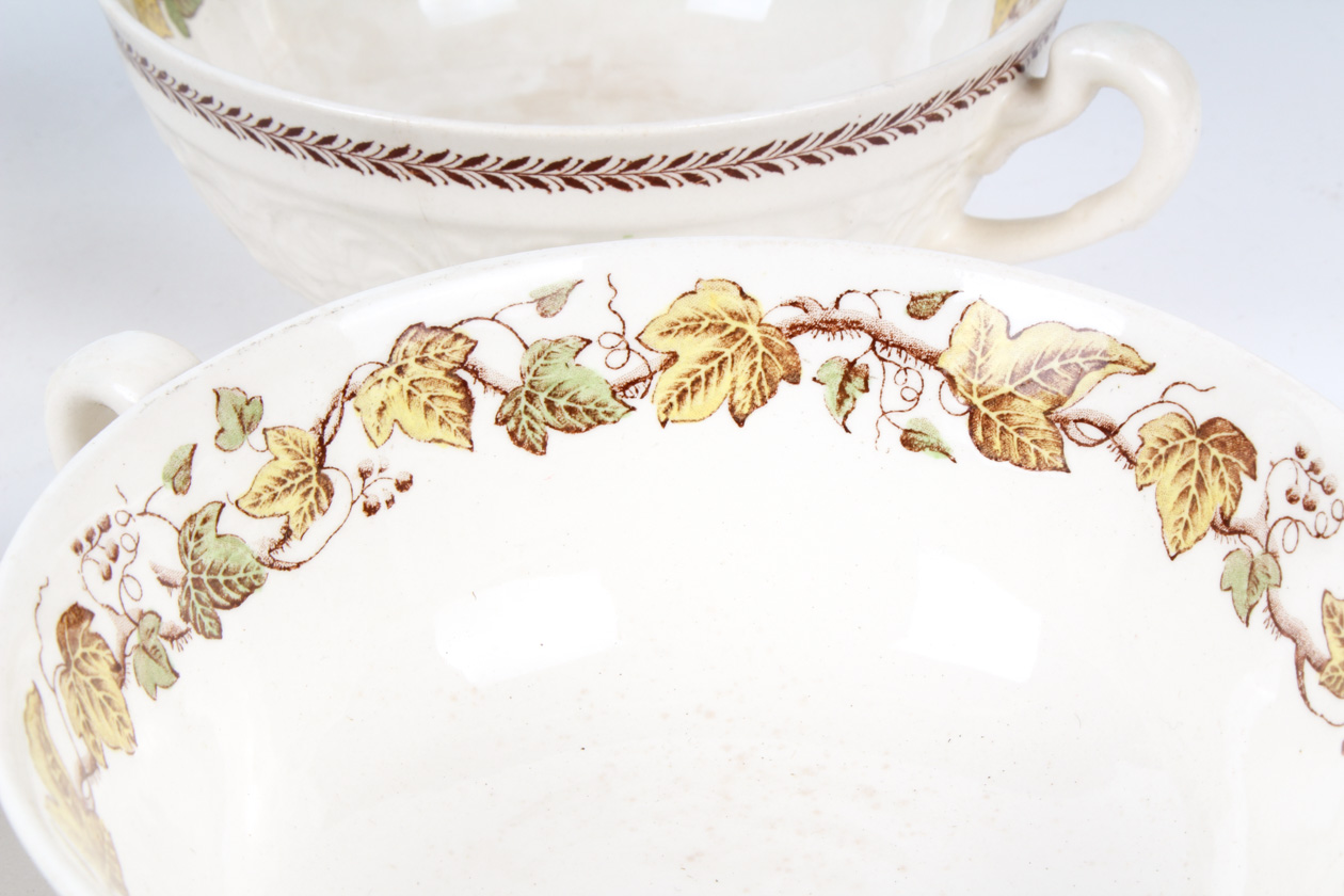 Wedgwood Patrician "Golden Ivy" Dinner Service Set