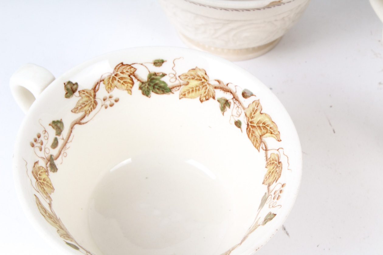 Wedgwood Patrician "Golden Ivy" Dinner Service Set