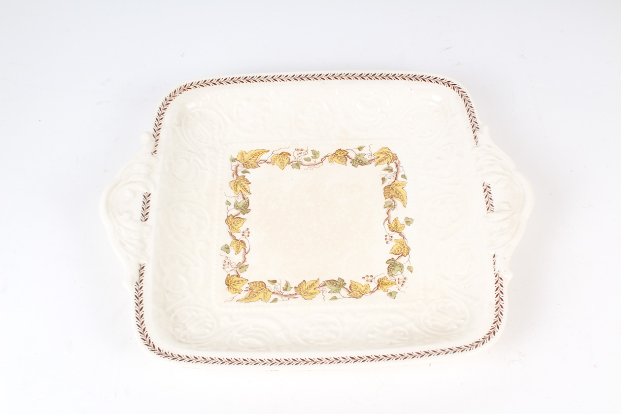 Wedgwood Patrician "Golden Ivy" Dinner Service Set